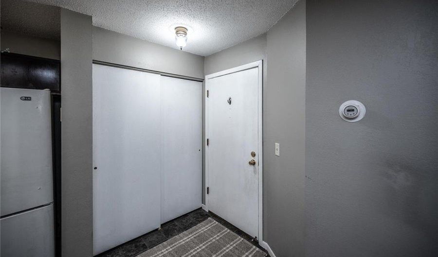 7675 142nd St W 314C, Apple Valley, MN 55124 - 2 Beds, 1 Bath