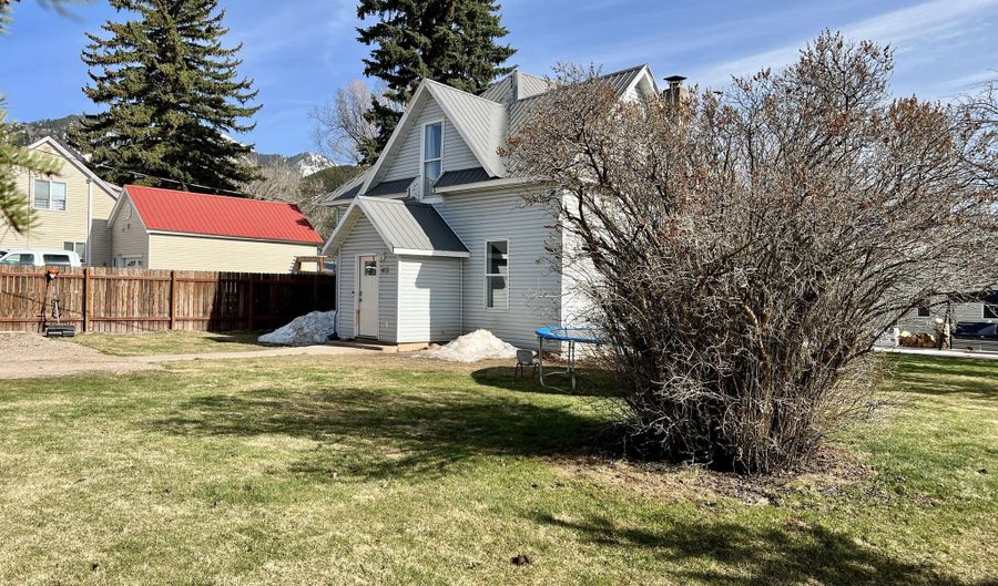 413 LINCOLN St, Afton, WY 83110 - 4 Beds, 2 Bath