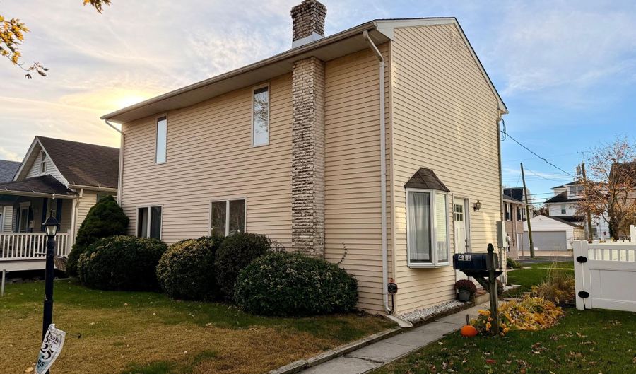 411 Woodland Ave, Avon By The Sea, NJ 07717 - 3 Beds, 2 Bath