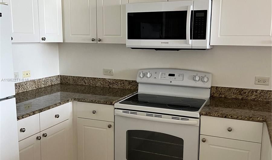 19501 W Country Club Dr 1411, Aventura, FL 33180 - 1 Beds, 1 Bath