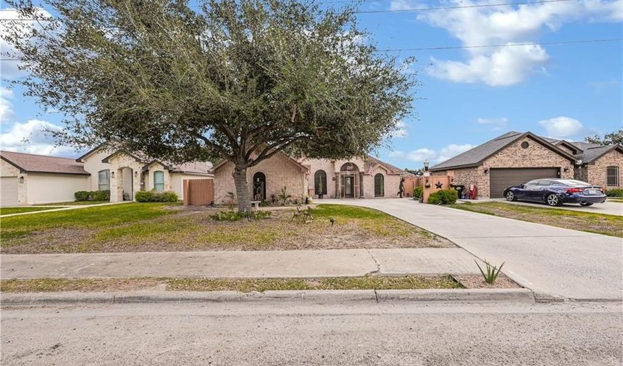 404 N Los Ebanos Blvd, Alton, TX 78573 - 3 Beds, 3 Bath