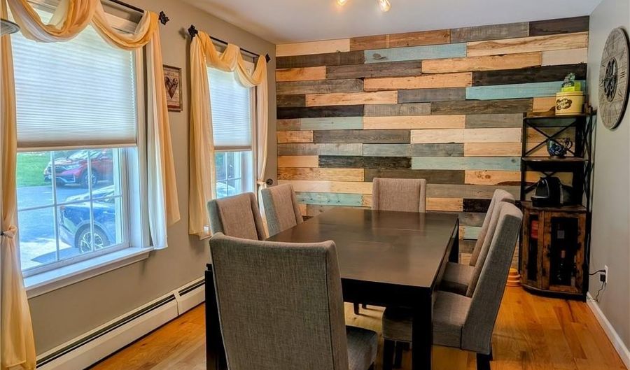 35 Snake Meadow Rd, Danielson, CT 06239 - 3 Beds, 3 Bath