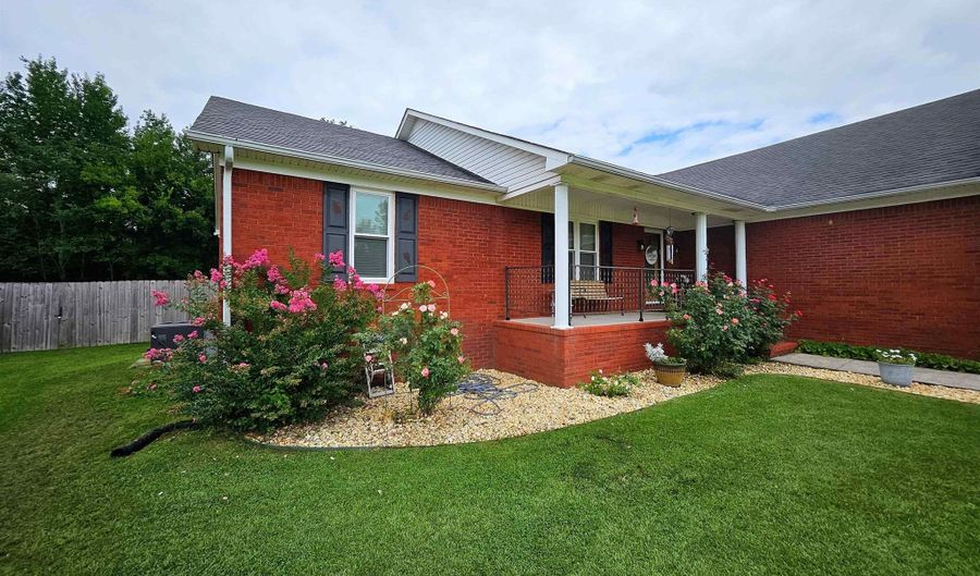 19142 Tammy Leigh Dr, Athens, AL 35614 - 3 Beds, 3 Bath