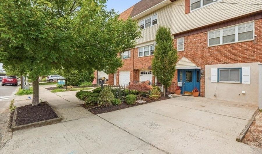 199 Avenue A, Bayonne, NJ 07002 - 6 Beds, 3 Bath