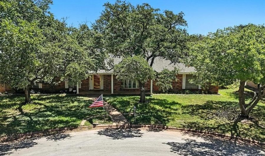 15 Gardenia Cir, Abilene, TX 79605 - 4 Beds, 2 Bath