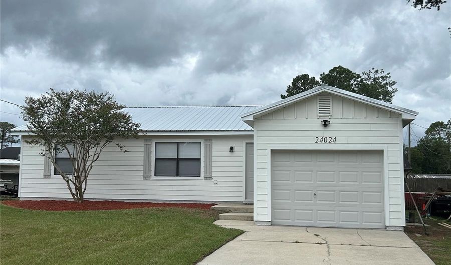 24024 DEER Rd, Astor, FL 32102 - 3 Beds, 2 Bath