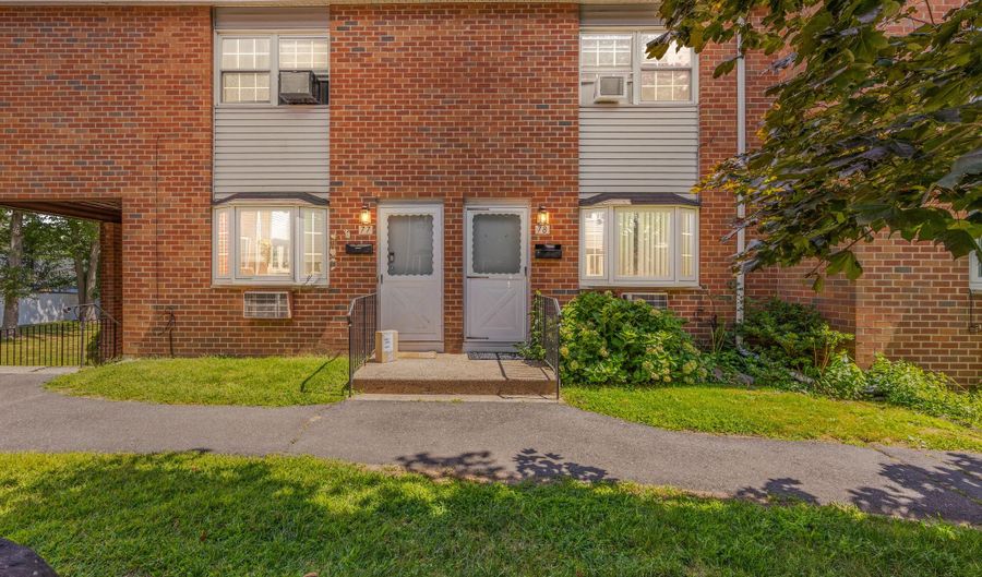 55 Beths Ave APT 78, Bristol, CT 06010 - 2 Beds, 2 Bath