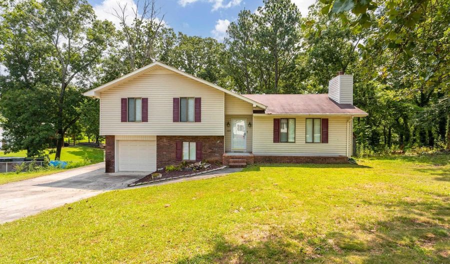 1425 HIGH OAK Dr, Anniston, AL 36206 - 3 Beds, 2 Bath