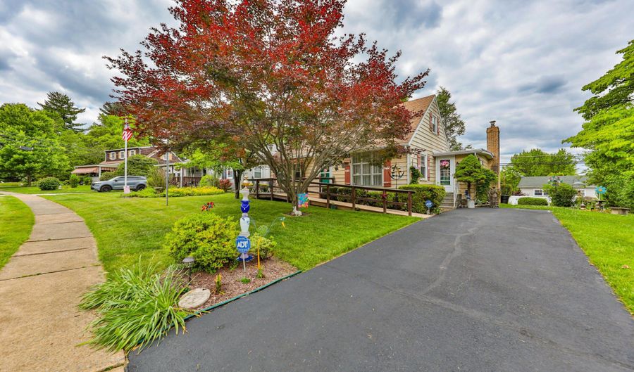 2883 W South St, Allentown, PA 18103 - 4 Beds, 2 Bath