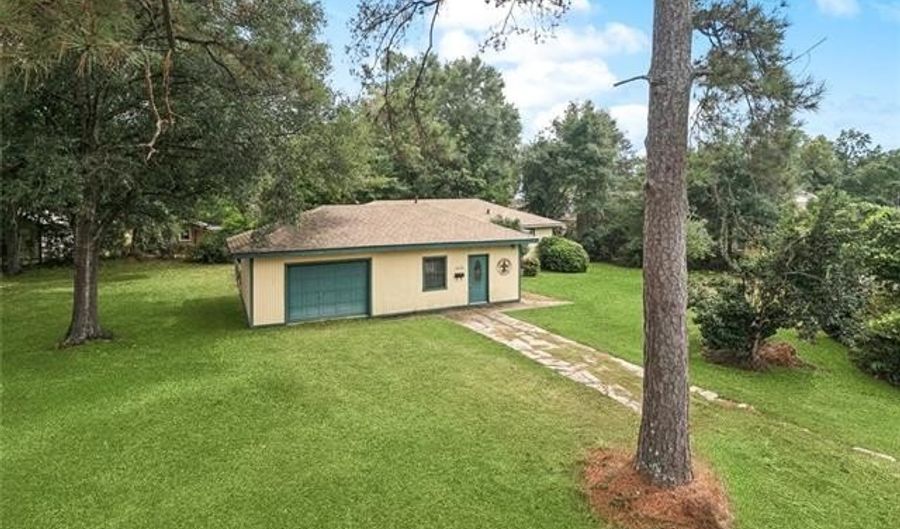 1020 AVENUE H Ave, Bogalusa, LA 70427 - 4 Beds, 2 Bath