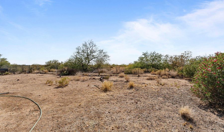 26620 N Hillward, Congress, AZ 85332 - 2 Beds, 2 Bath