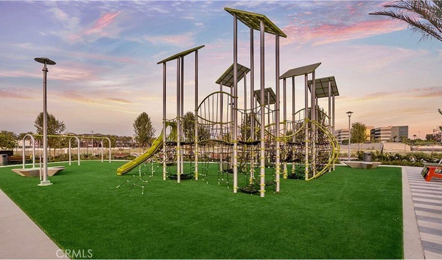 1720 E Park St 11, Anaheim, CA 92805 - 3 Beds, 3 Bath