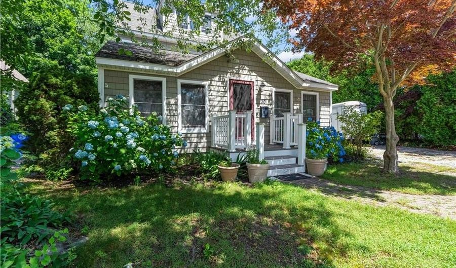 30 Loring Rd, Bristol, RI 02809 - 4 Beds, 3 Bath
