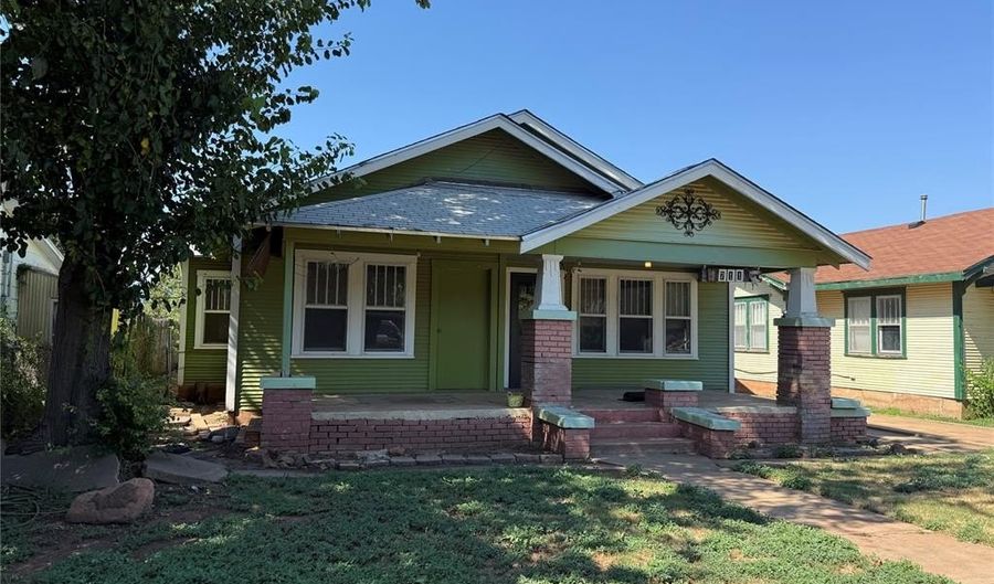 711 E Walnut St, Altus, OK 73521 - 3 Beds, 2 Bath