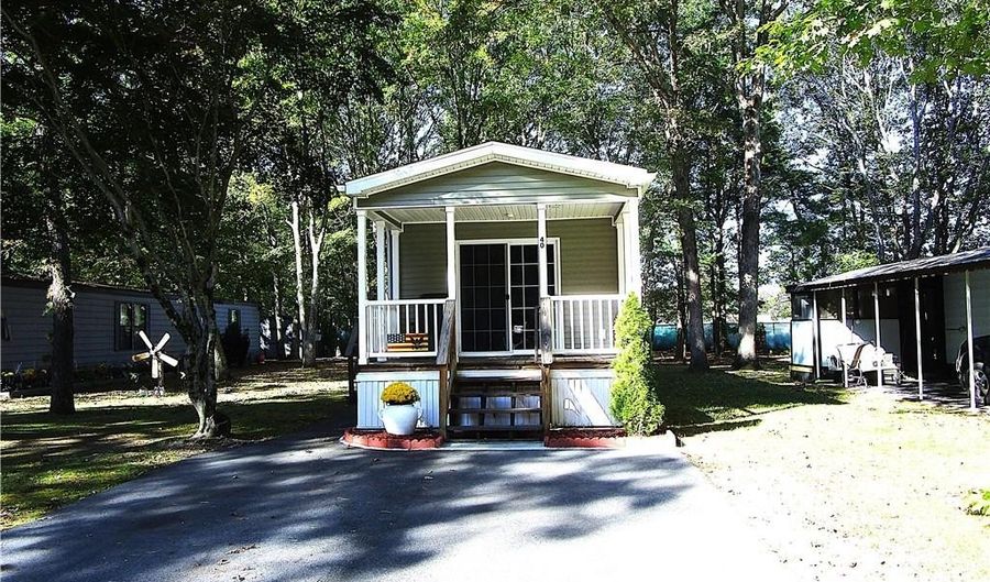 40 Leisure Way, Coventry, RI 02816 - 2 Beds, 1 Bath