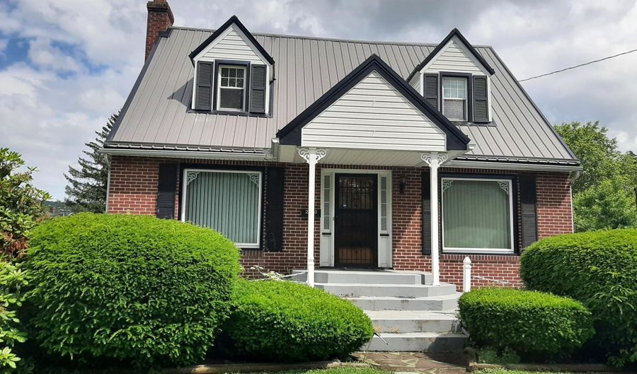 213 Milton Ave, Altoona, PA 16602 - 2 Beds, 2 Bath