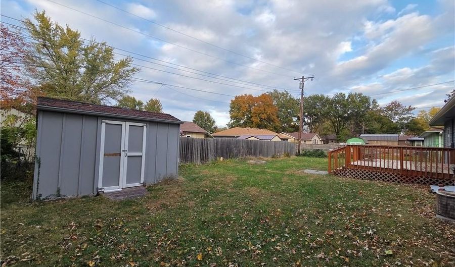 524 Pin Oak St, Adrian, MO 64720 - 3 Beds, 1 Bath