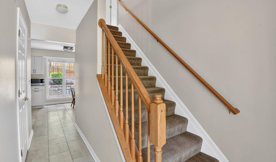 1202 VIKING Dr N, Arnold, MD 21012 - 4 Beds, 3 Bath
