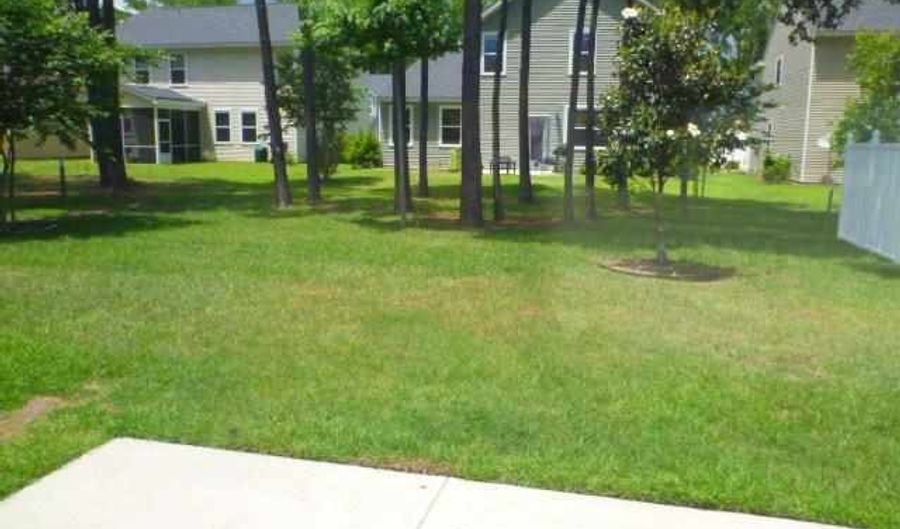 11 Harbison Pl, Beaufort, SC 29906 - 4 Beds, 2 Bath