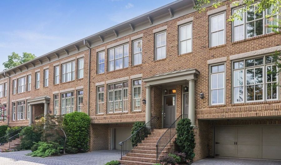 805 Highland Green Way NE, Atlanta, GA 30306 - 2 Beds, 3 Bath