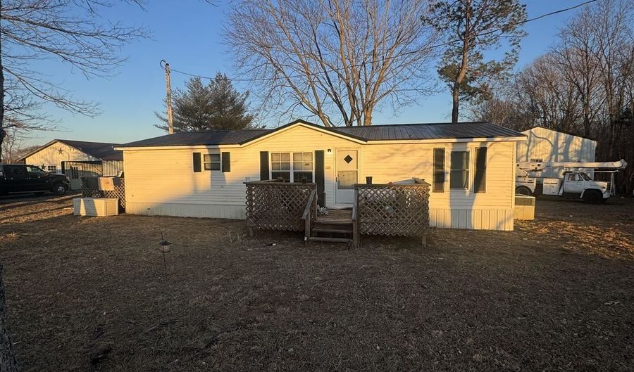 670 Walkers Chapel Rd, Adolphus, KY 42164 - 3 Beds, 2 Bath