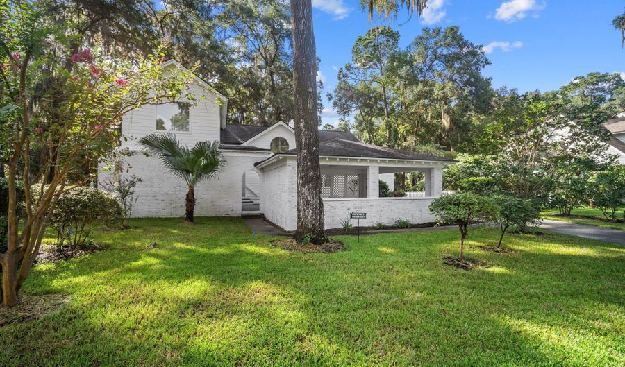 209 Cottage Farm Dr, Beaufort, SC 29902 - 3 Beds, 3 Bath