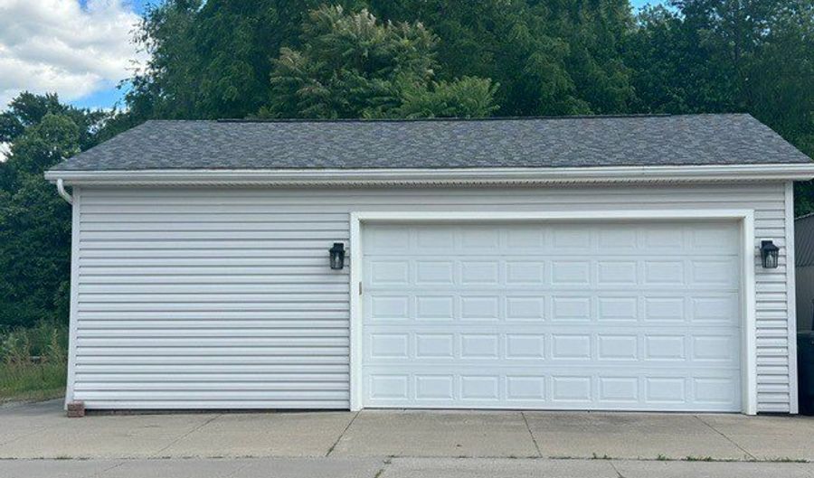 2372 Triplett Blvd, Akron, OH 44312 - 3 Beds, 3 Bath