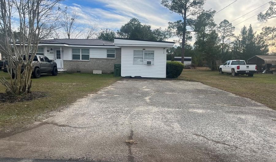 303 11th St, Donalsonville, GA 39845 - 3 Beds, 2 Bath