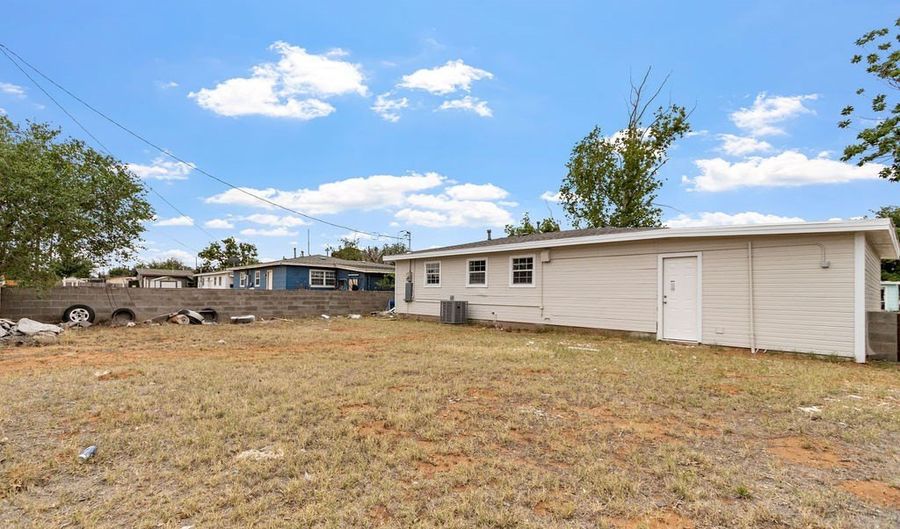 1010 NE 2nd St, Andrews, TX 79714 - 3 Beds, 1 Bath