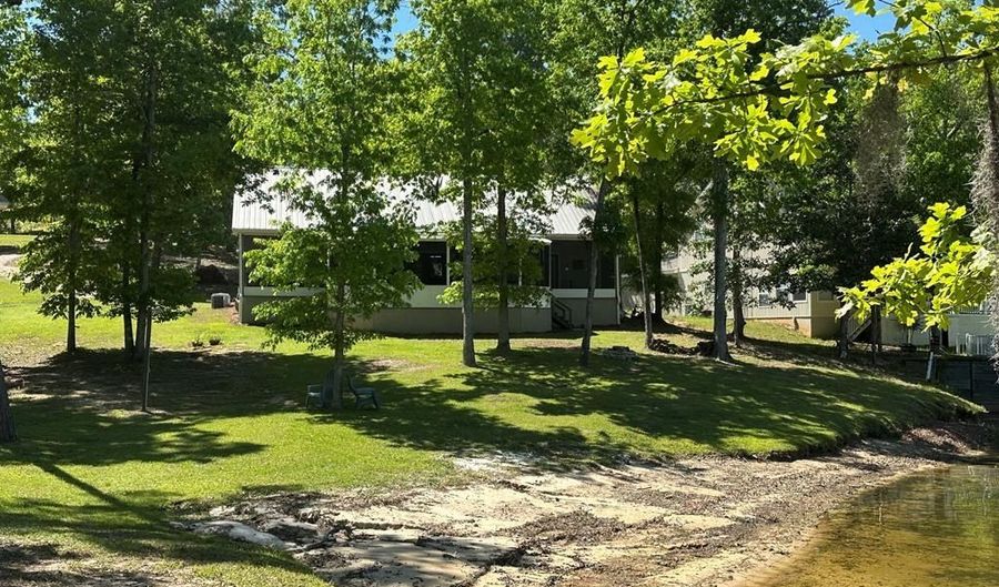 671 Englewood Dr, Abbeville, AL 36310 - 3 Beds, 2 Bath