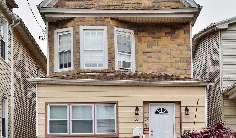 22 E 44TH St, Bayonne, NJ 07002 - 8 Beds, 3 Bath