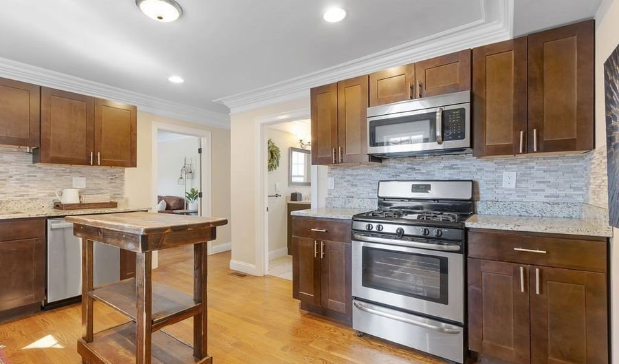 32 Jewett St, Boston, MA 02131 - 4 Beds, 3 Bath