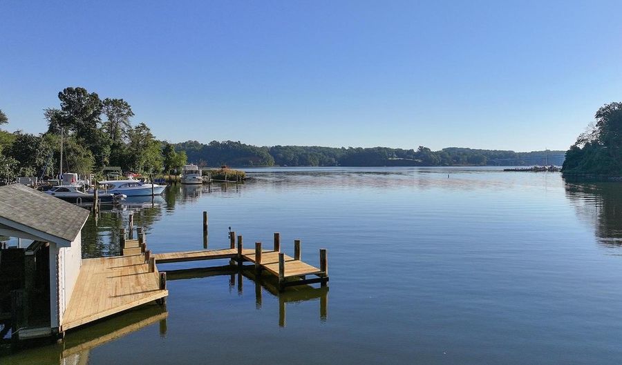 1715 PORTERS HILL Rd, Annapolis, MD 21401 - 4 Beds, 6 Bath