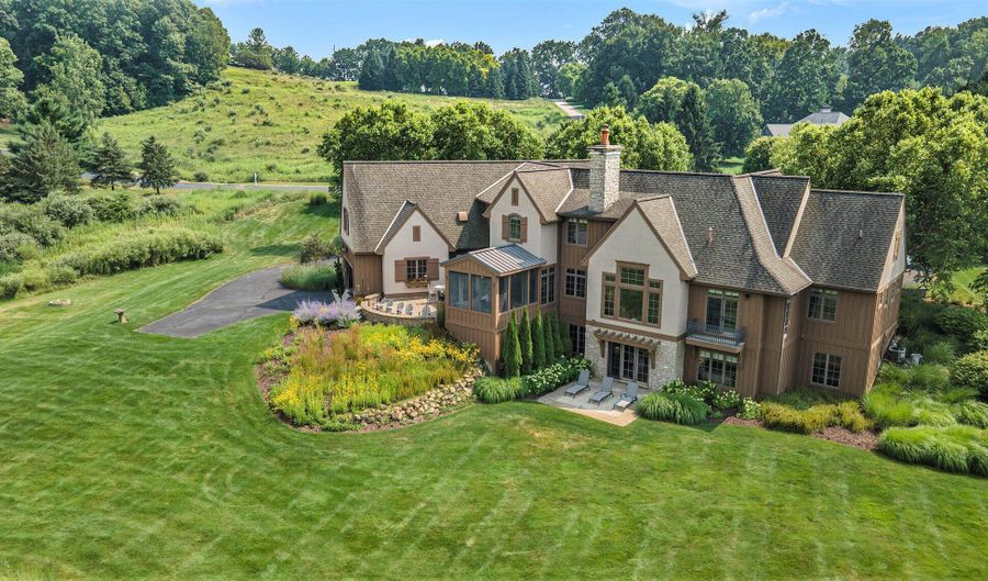 6457 Old Darby Trl NE, Ada, MI 49301 - 5 Beds, 5 Bath