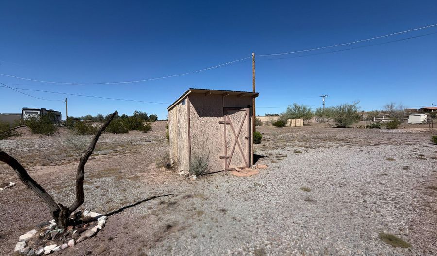 27148 Black Mountain Dr, Bouse, AZ 85325 - 3 Beds, 2 Bath