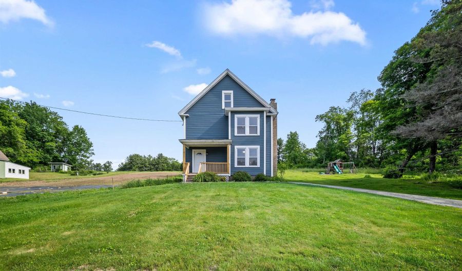 46 Depot St, Belmont, NH 03220 - 3 Beds, 2 Bath