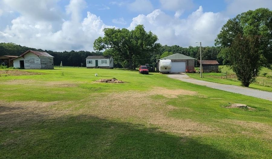503 Bain Rd, Big Sandy, TN 38221 - 1 Beds, 1 Bath
