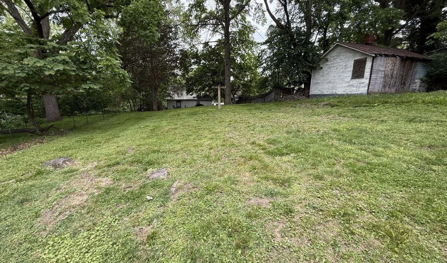 5 Smith St, Athens, OH 45701 - 3 Beds, 1 Bath