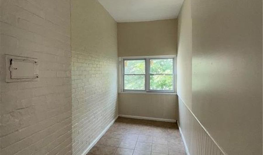 1036 W Linden St 2, Allentown, PA 18102 - 2 Beds, 1 Bath
