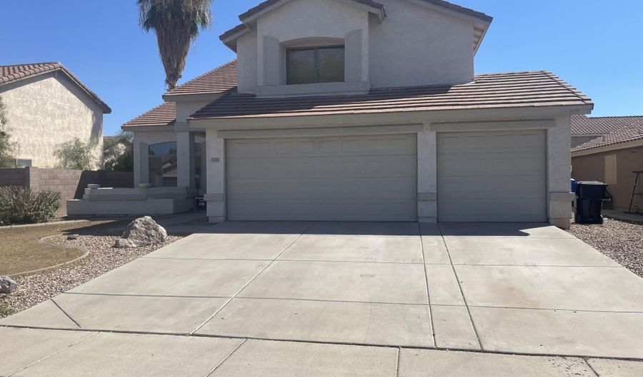 10381 W Piccadilly Rd, Avondale, AZ 85392 - 4 Beds, 3 Bath