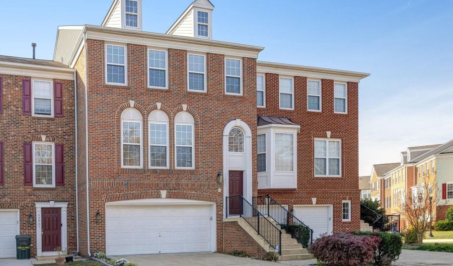43903 THORNCROFT Ter, Ashburn, VA 20148 - 3 Beds, 4 Bath