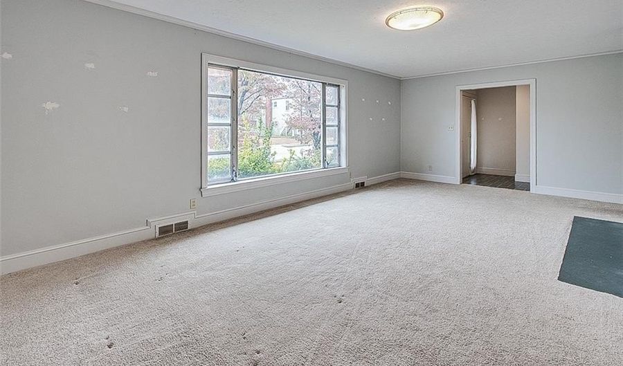 922 S Cox St, Asheboro, NC 27203 - 3 Beds, 3 Bath