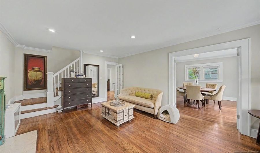 26 George St, Allendale, NJ 07401 - 3 Beds, 3 Bath