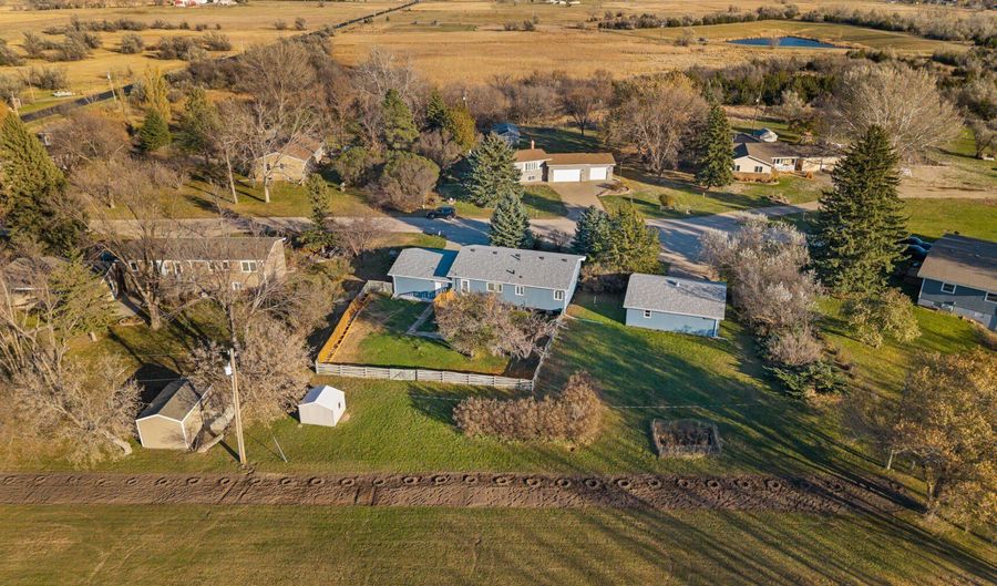 2325 Countryaire Estates Dr, Aberdeen, SD 57401 - 4 Beds, 2 Bath