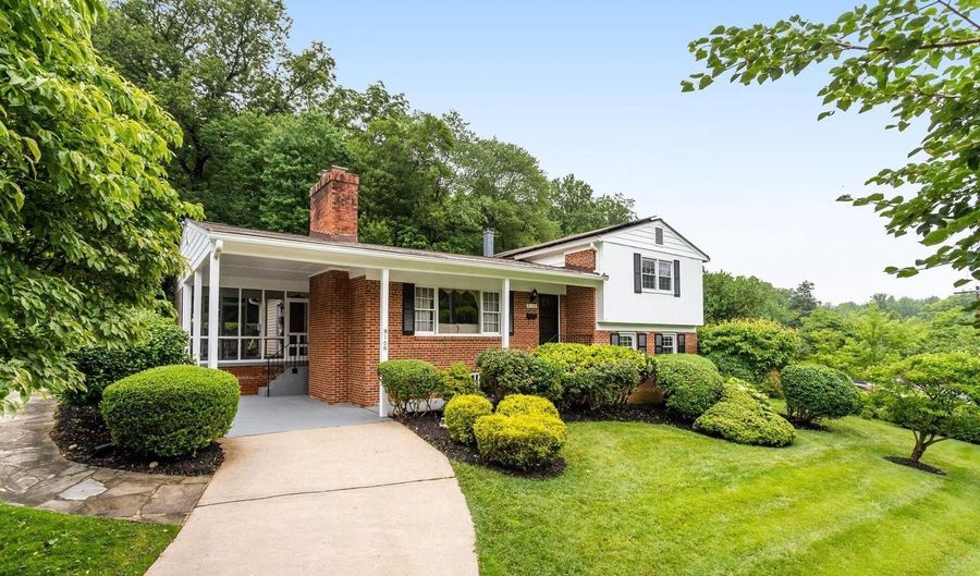 8108 BEECH TREE Rd, Bethesda, MD 20817 - 4 Beds, 2 Bath