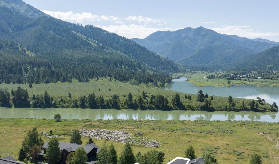 30 BLUE WING Ln A, Alpine, WY 83128 - 3 Beds, 4 Bath