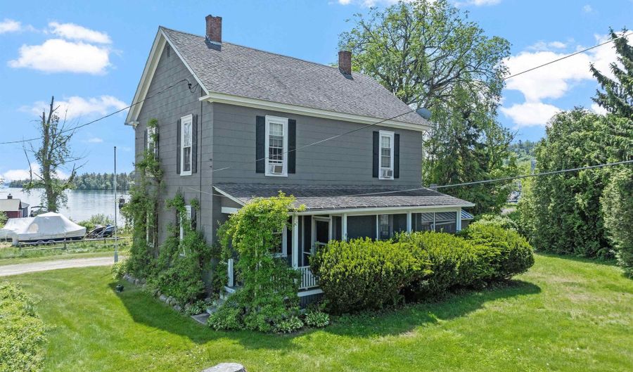 10 Wharf Rd, Center Harbor, NH 03226 - 5 Beds, 3 Bath