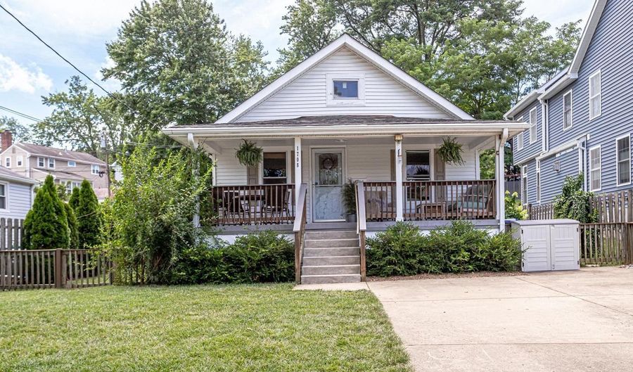 1708 N CAMERON St, Arlington, VA 22207 - 4 Beds, 2 Bath