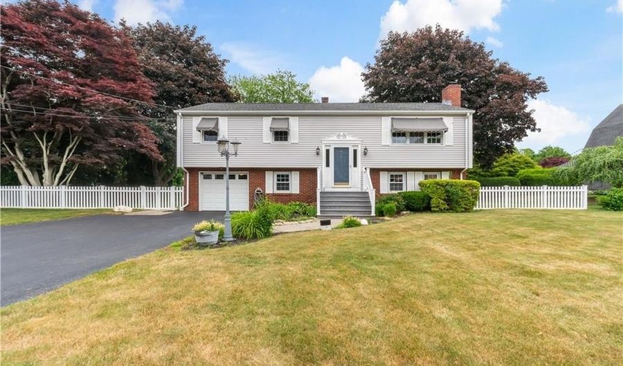 28 Eveready Ave, Bristol, RI 02809 - 4 Beds, 2 Bath