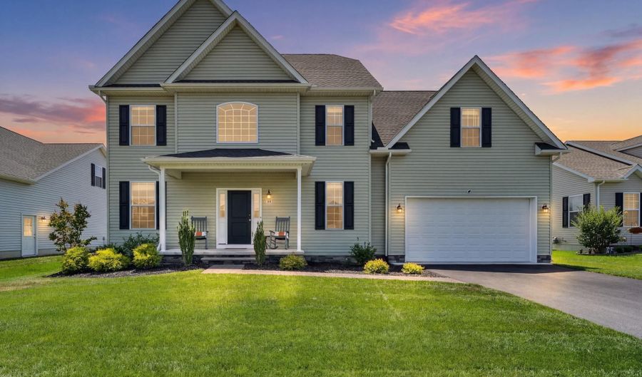 94 S RIDGE BROOK Dr, Felton, DE 19943 - 4 Beds, 3 Bath